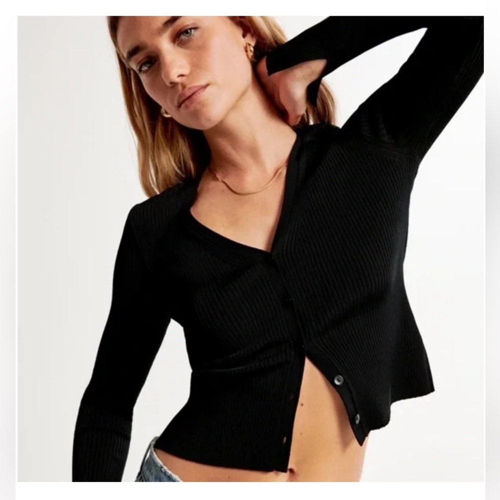Abercrombie & Fitch “Soft AF” Black Cropped Cardigan BNWT Size Small